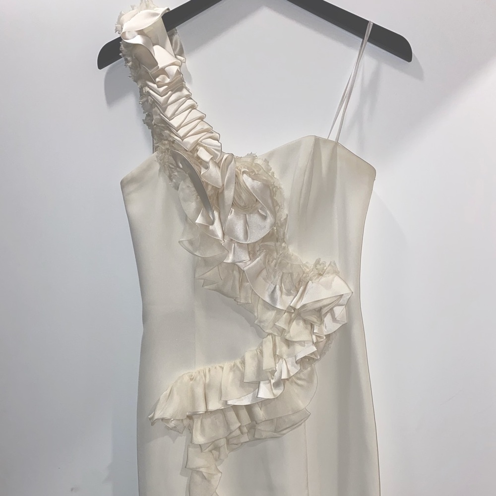 One shoulder dress
